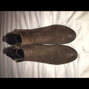 Steve Madden Brown Booties