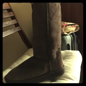 Chocolate brown Ugg boots