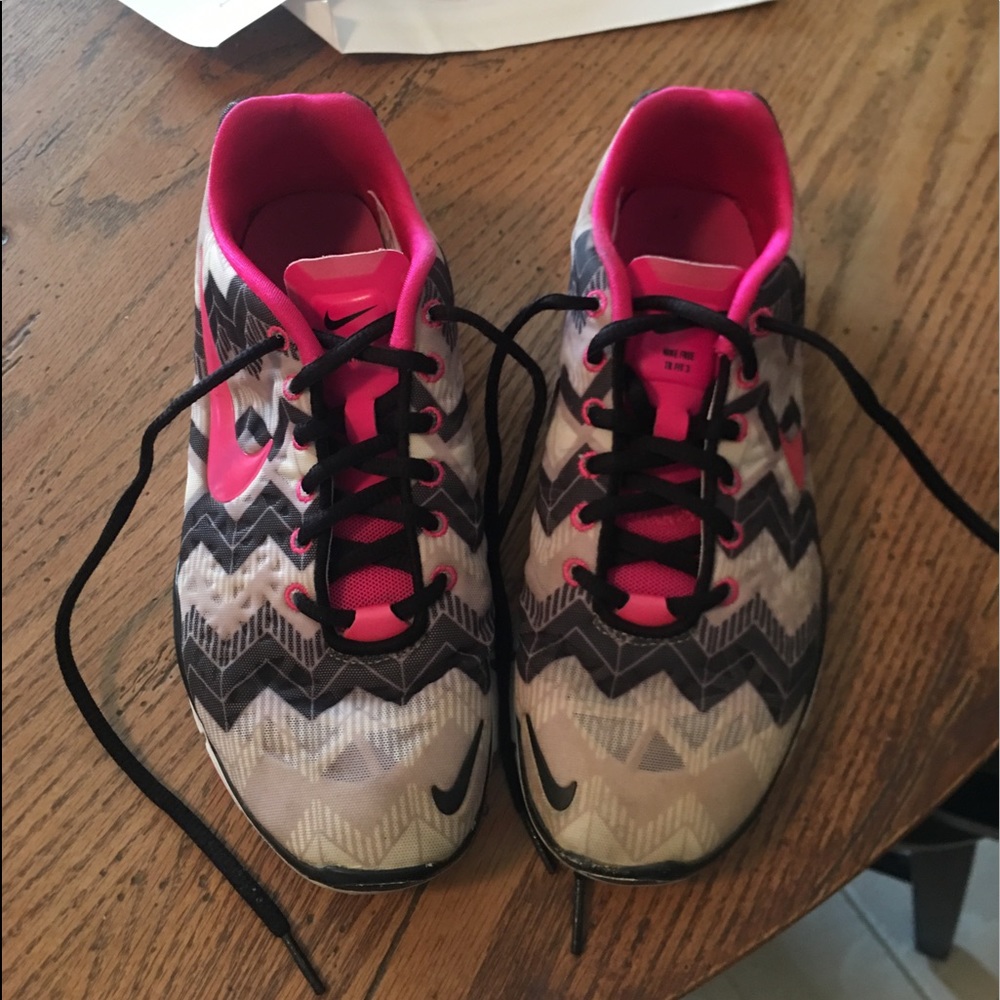 Nike TR Fit 3 sneakers (WOMENS SIZE!!)