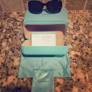 Tiffany Twist Key Blk on Tiff Blue Polarized - Sun