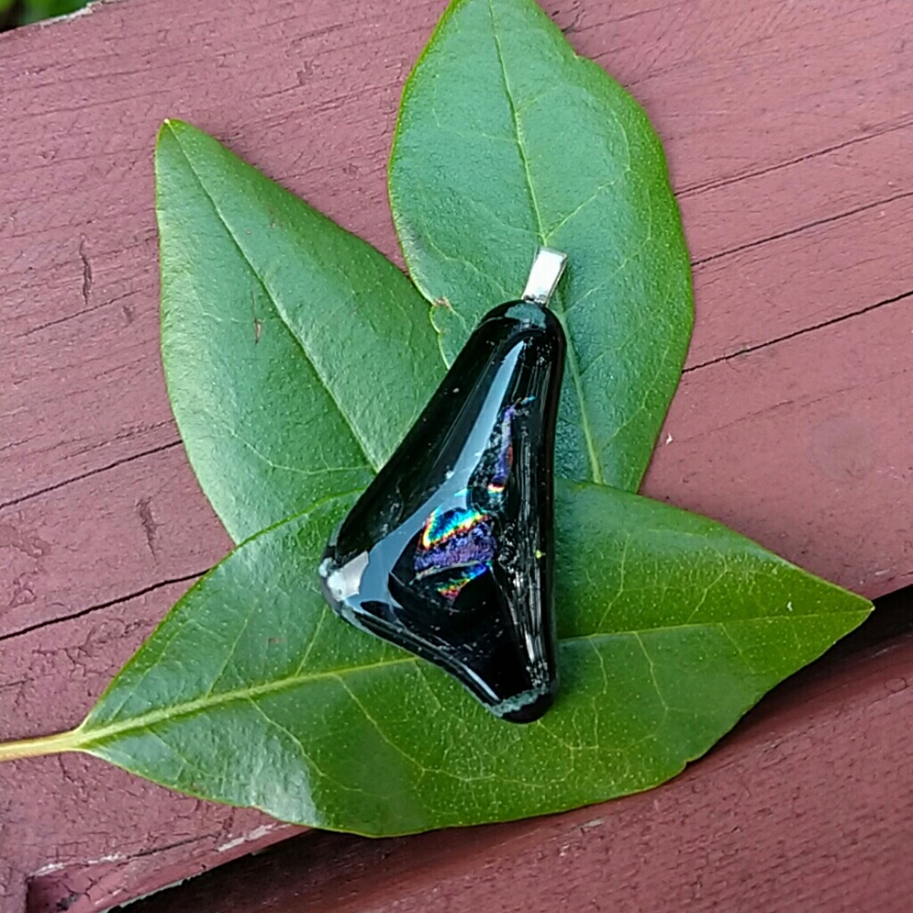 Molten glass pendant black rainbow - Picture 2 of 3