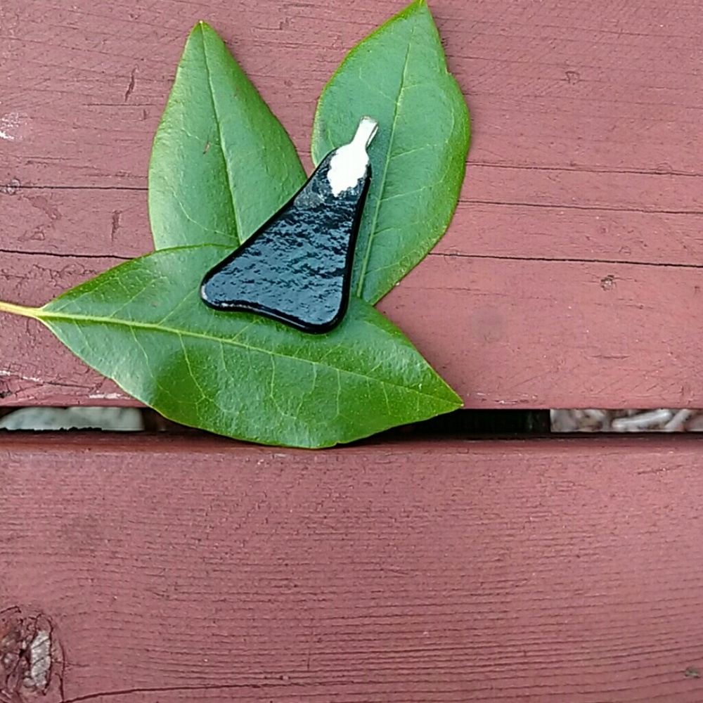 Molten glass pendant black rainbow - Picture 3 of 3