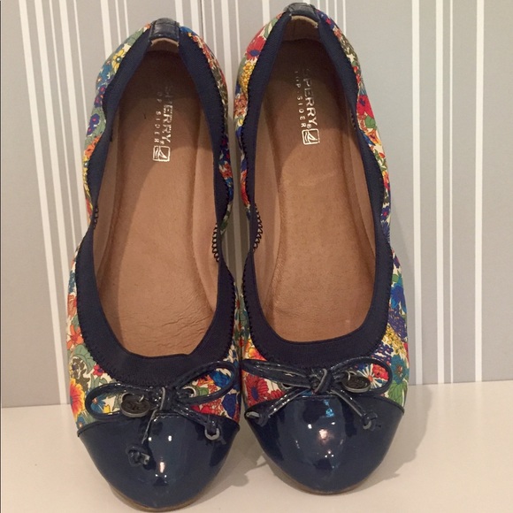 SOLD❌Sperry Patent Navy and Floral Ballet Flats - Picture 1 of 6