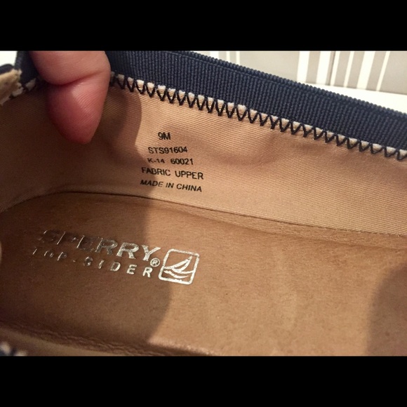 SOLD❌Sperry Patent Navy and Floral Ballet Flats - Picture 5 of 6