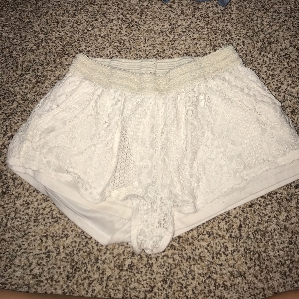 white lace shorts