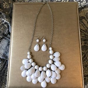White statement necklace w/ matching earrings