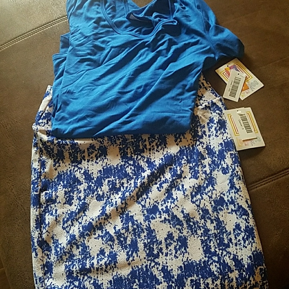 Lularoe cassie and classic T