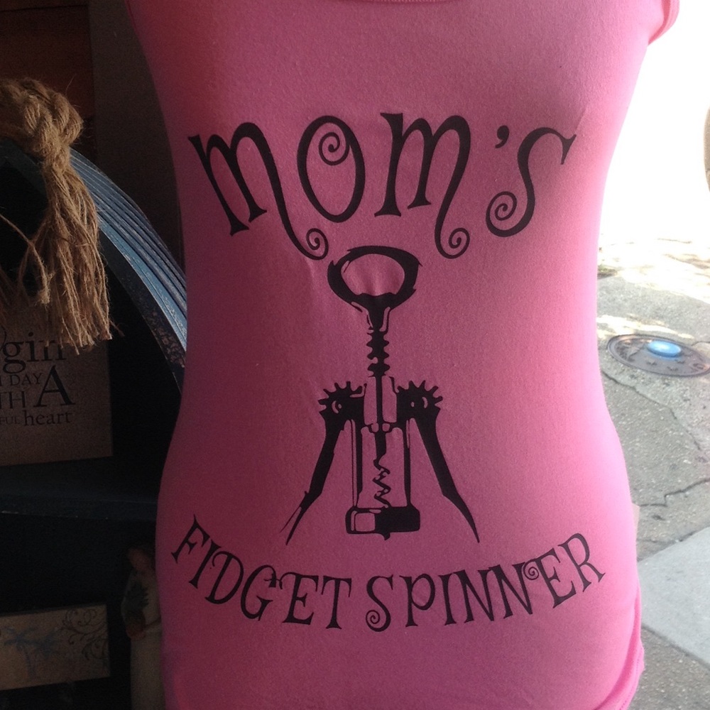 Moms Fidget Spinner Tee!!
