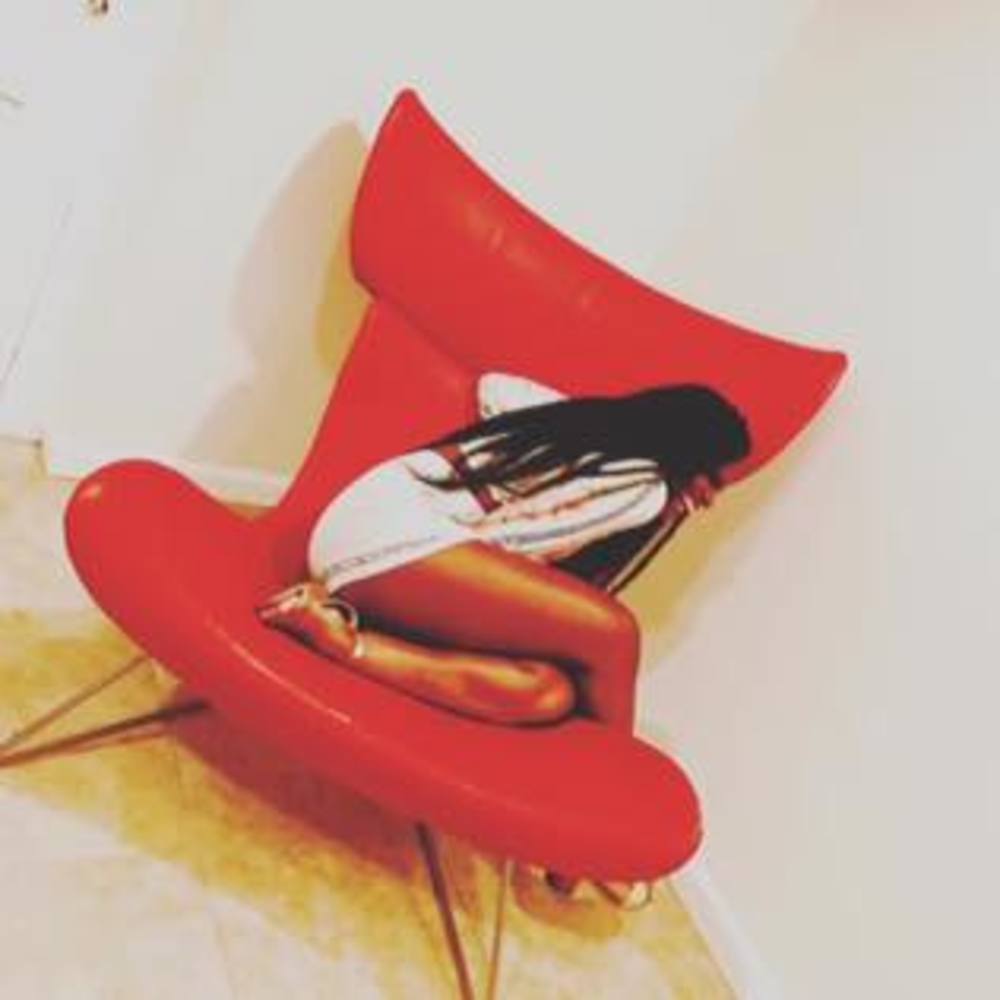 Meet your Posher, Crys