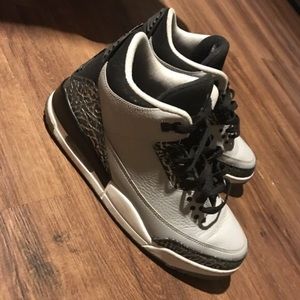 Jordan 3's Wolf Grey Sz. 9.5