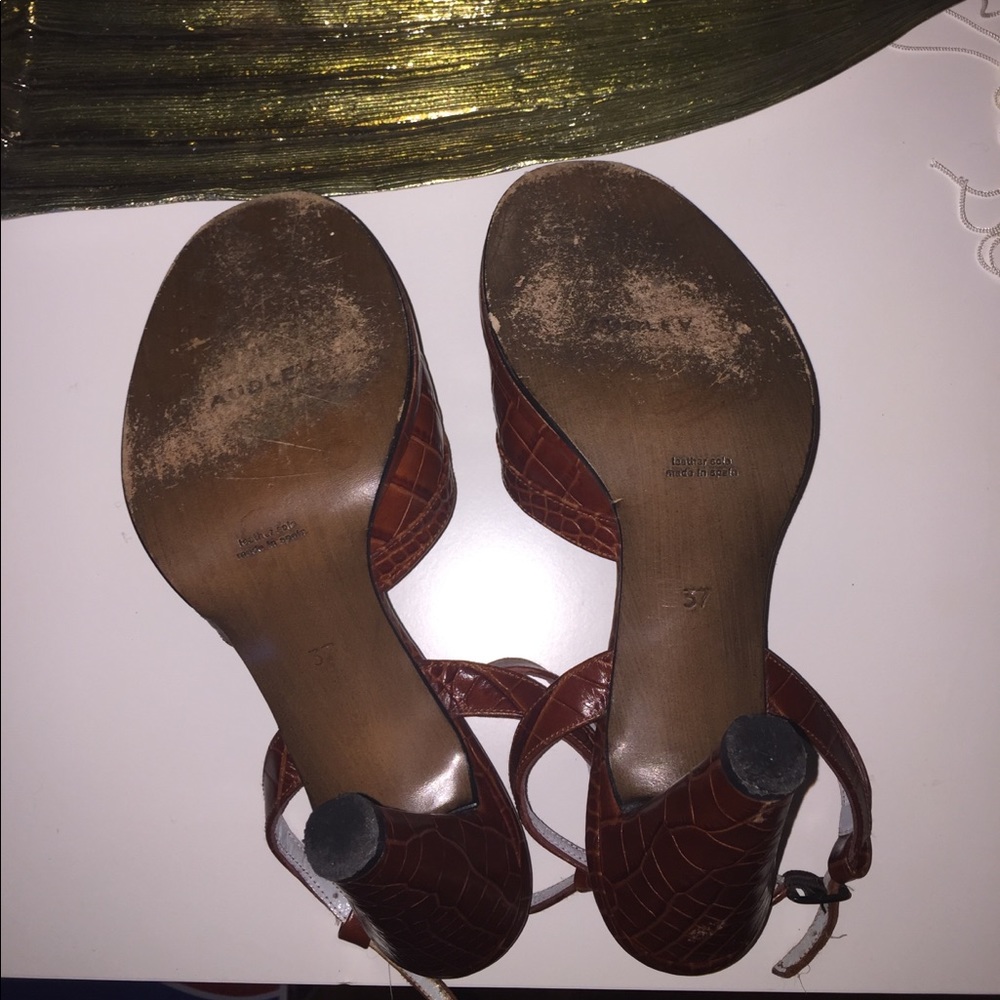 Audley Brown Croc peep toe heels! - Picture 3 of 4