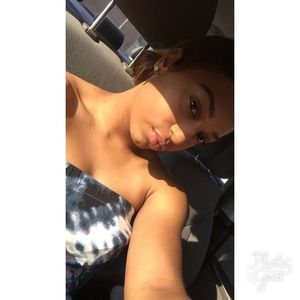 Meet your Posher, Lakerra