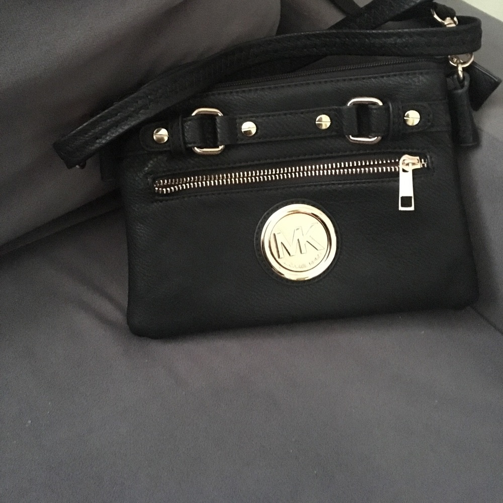Black crossbody