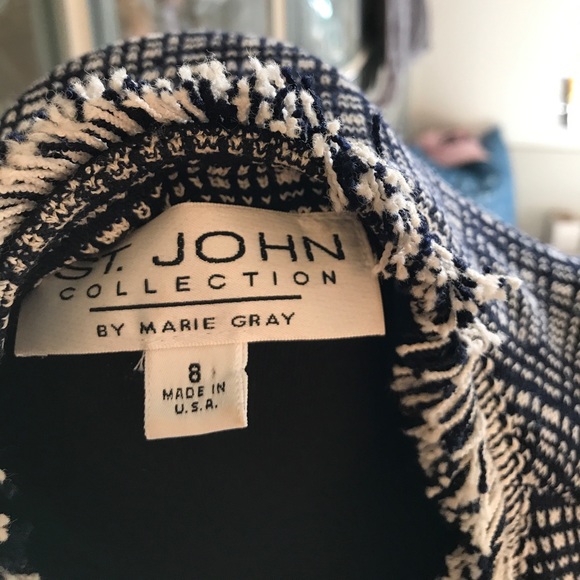 Walking jacket/sweater by St. John - Picture 5 of 5