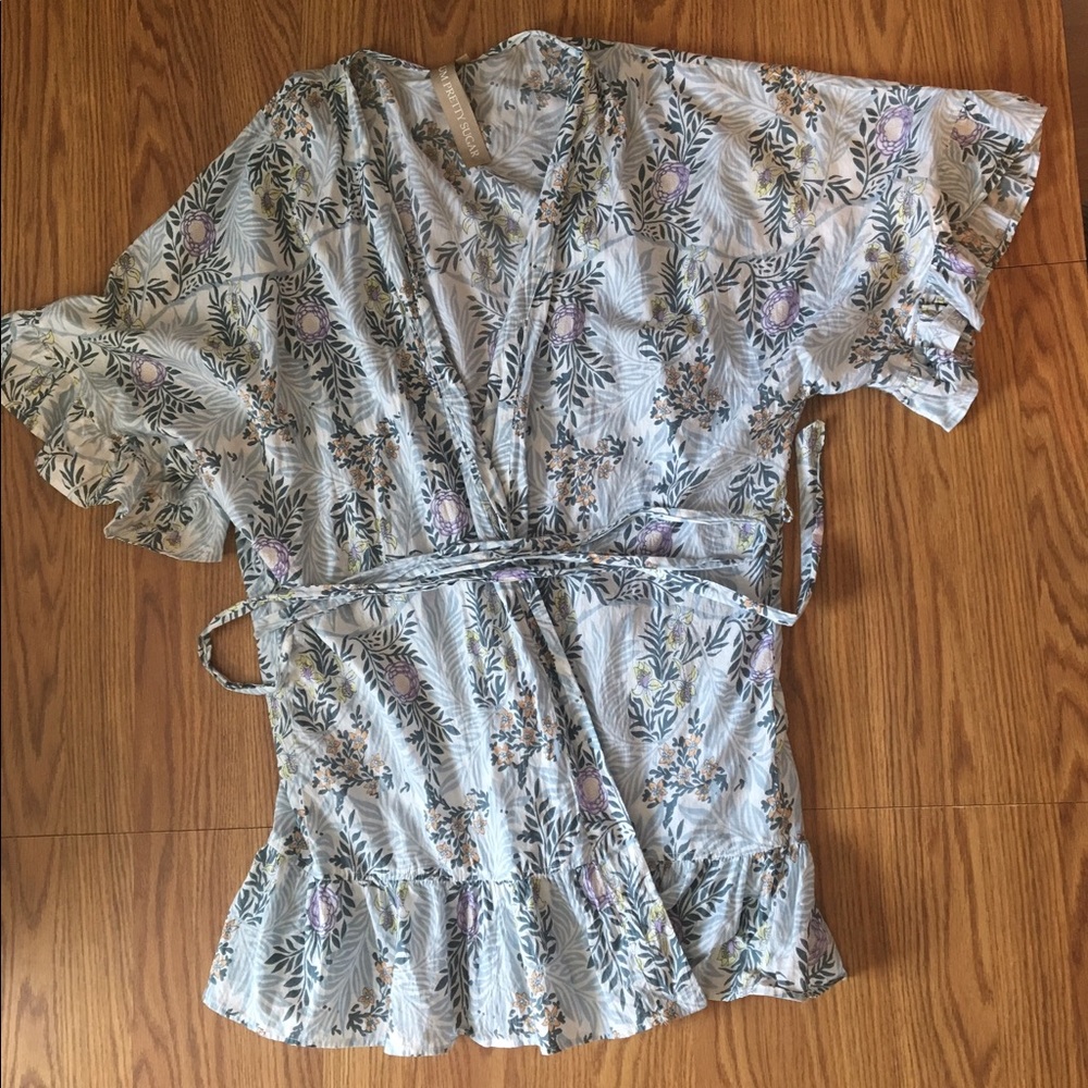 Plum Pretty Sugar Kimono-Length Floral Robe