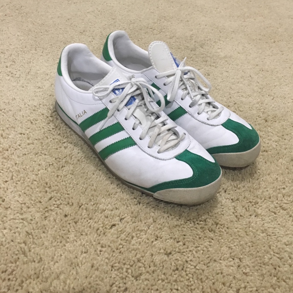 Men's Adidas tennis shoes