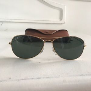 Never worn oval Ray Ban aviators