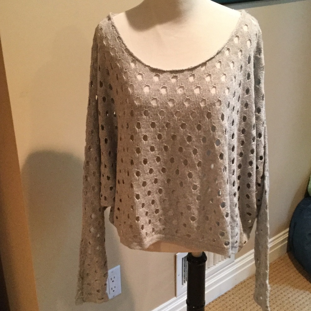 Long-Sleeve lightweight Gray  Sweater w/Cut-Outs
