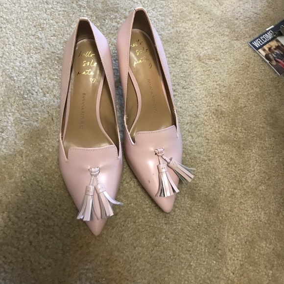 baby pink banana republic tassel heels - Picture 1 of 3