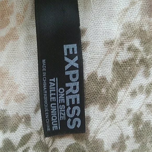 Scarf - Picture 3 of 4