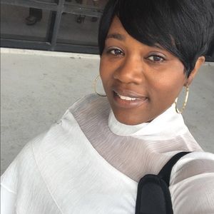 Meet your Posher, Felicia