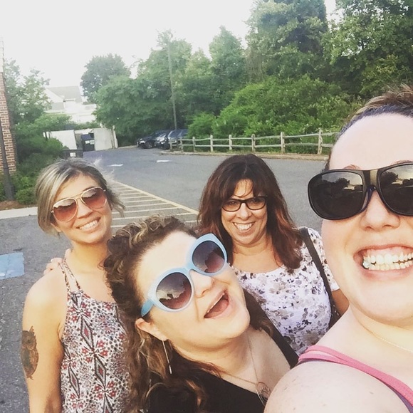 Meet your Posher, Megan - Picture 2 of 4