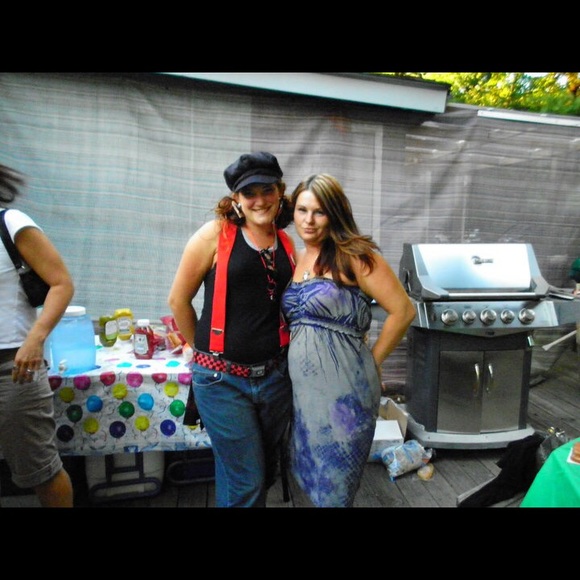 Meet your Posher, Megan - Picture 3 of 4