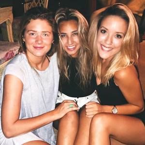 Meet your Posher, Chloe