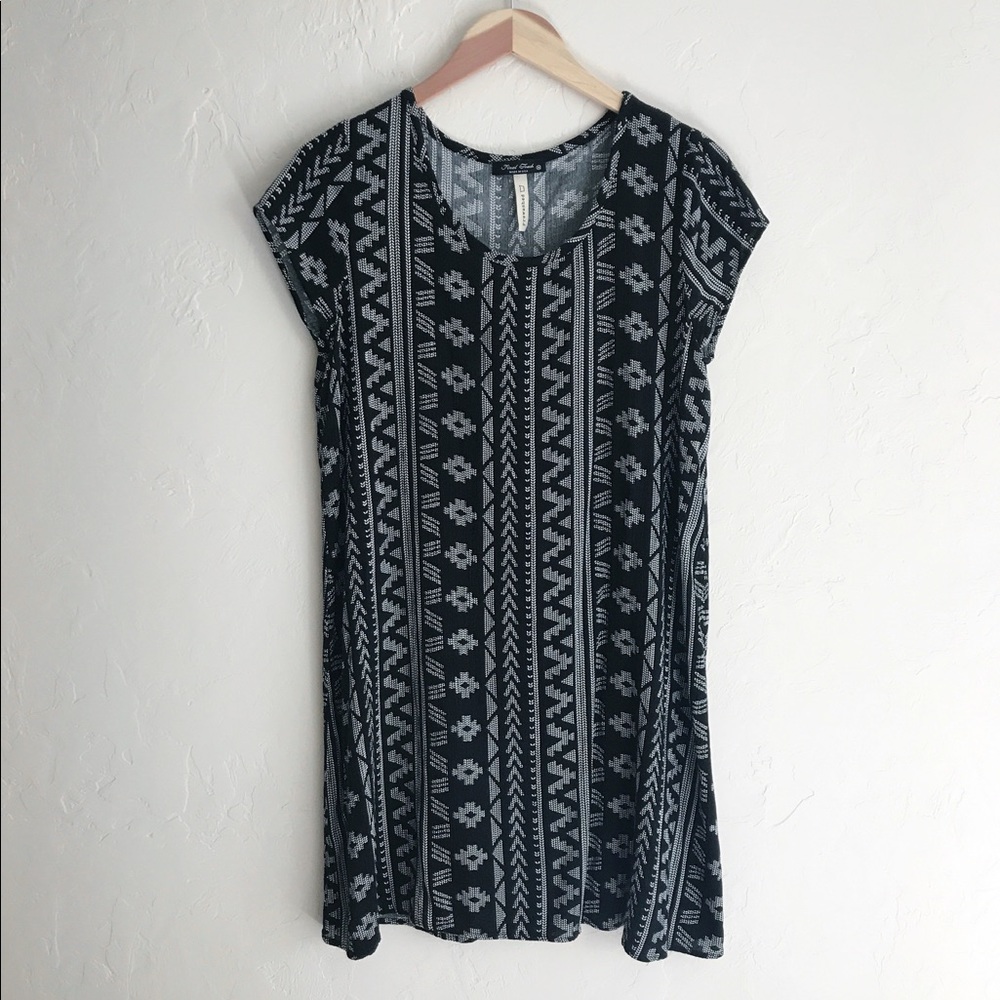 New black & white patterned dress