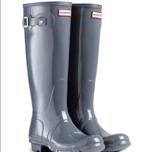 gray hunter rain boots!