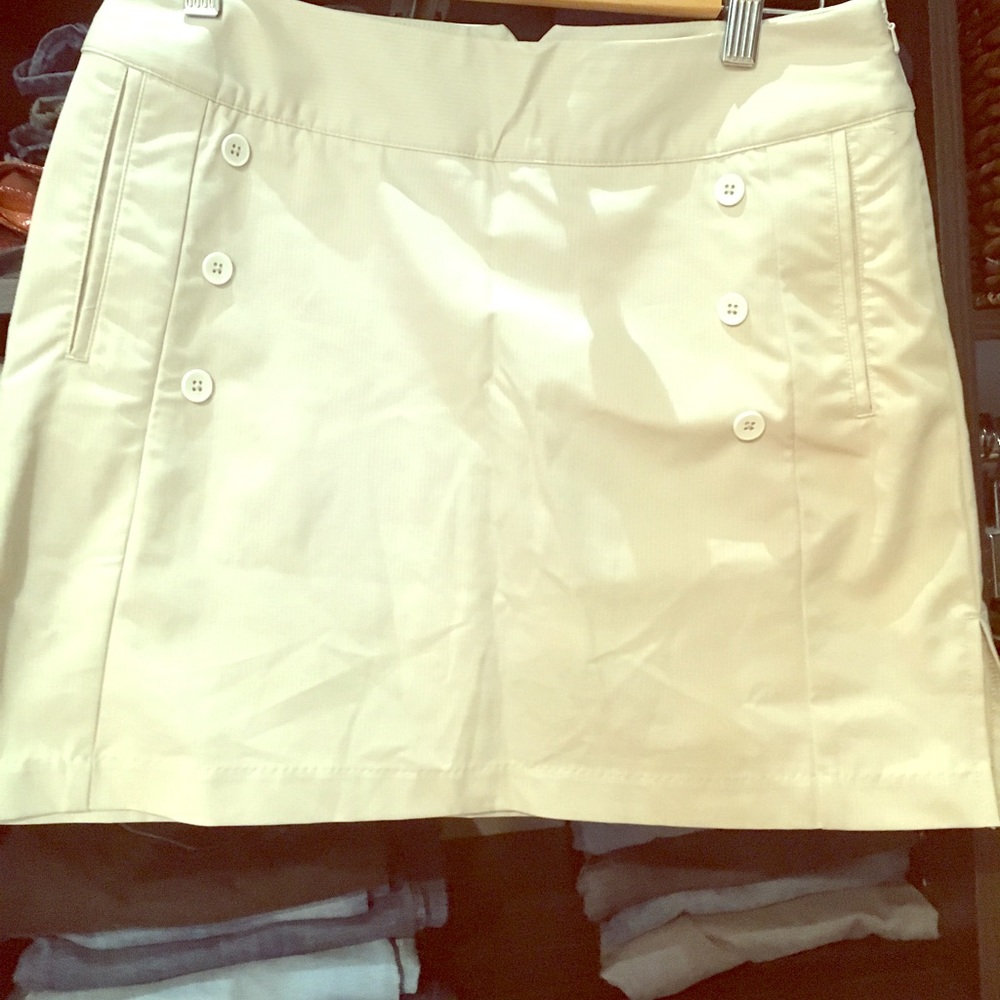 Ladies tennis skirt. S2. Worn once.