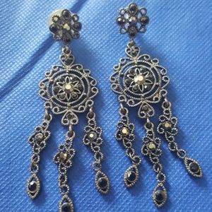 Chandelier earrings