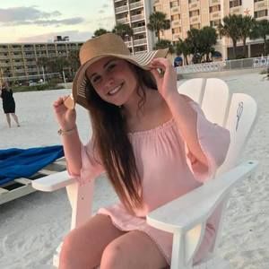 Meet your Posher, Julia