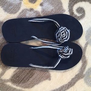 Abercrombie and Fitch flip flops size 9