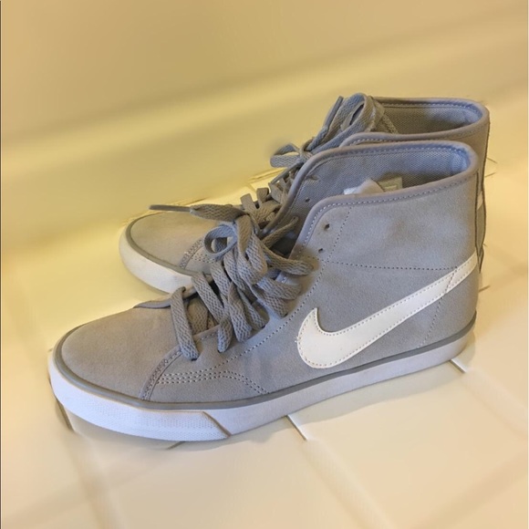 Nike Shoes - Nike high top women's-worn once