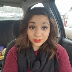 Meet your Posher, Alicia