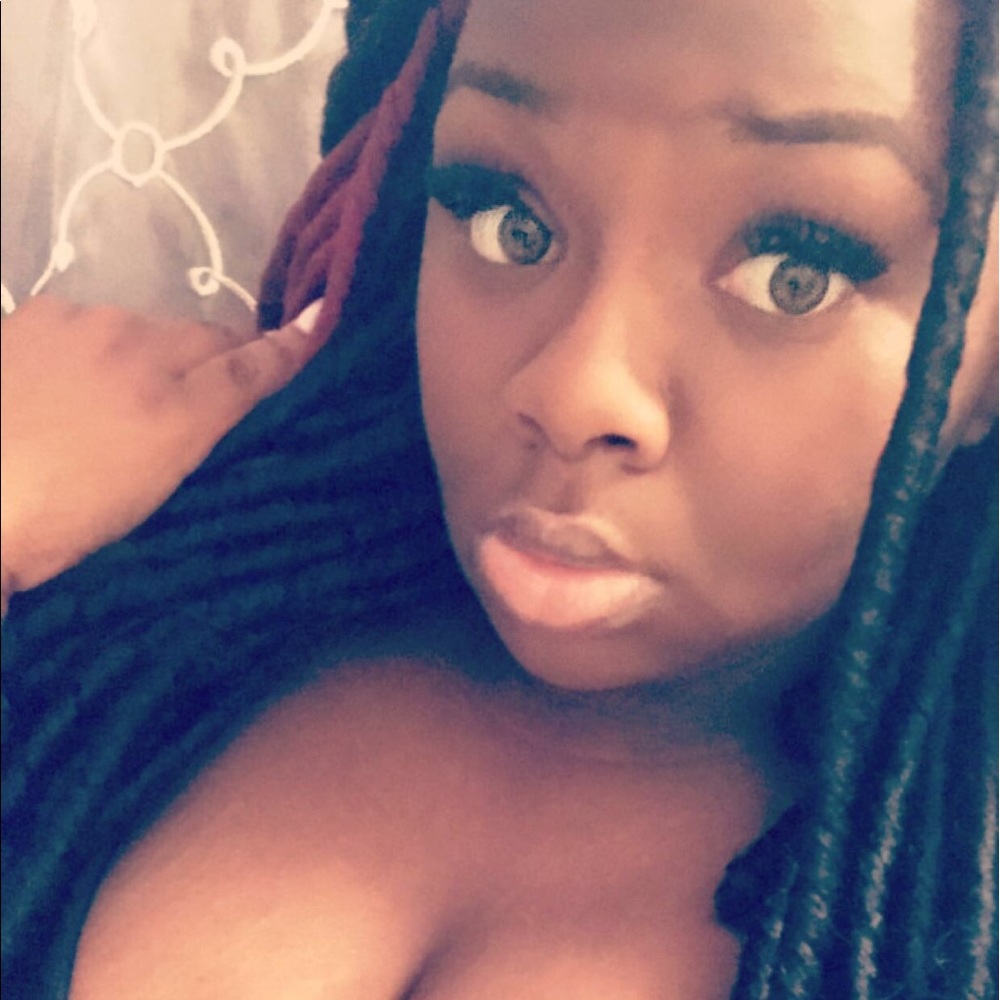 Meet your Posher, Shakira