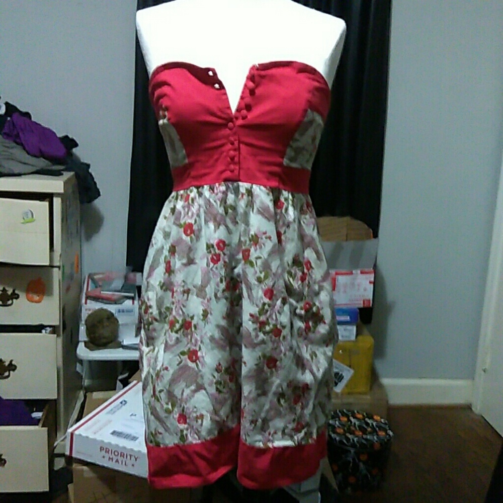 Kimchi Blue Strapless Sundresses women's small