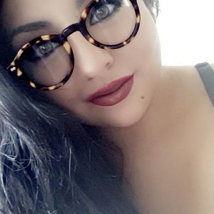 Meet your Posher, Leshea