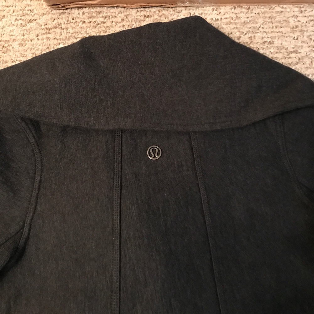 Lululemon jacket - Picture 4 of 4