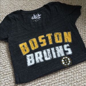 Boston Bruins V-neck Tshirt