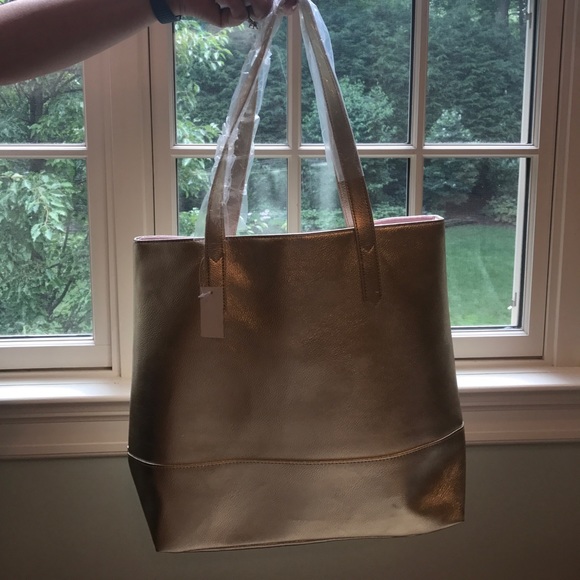 Gold medium sized tote - Picture 1 of 3