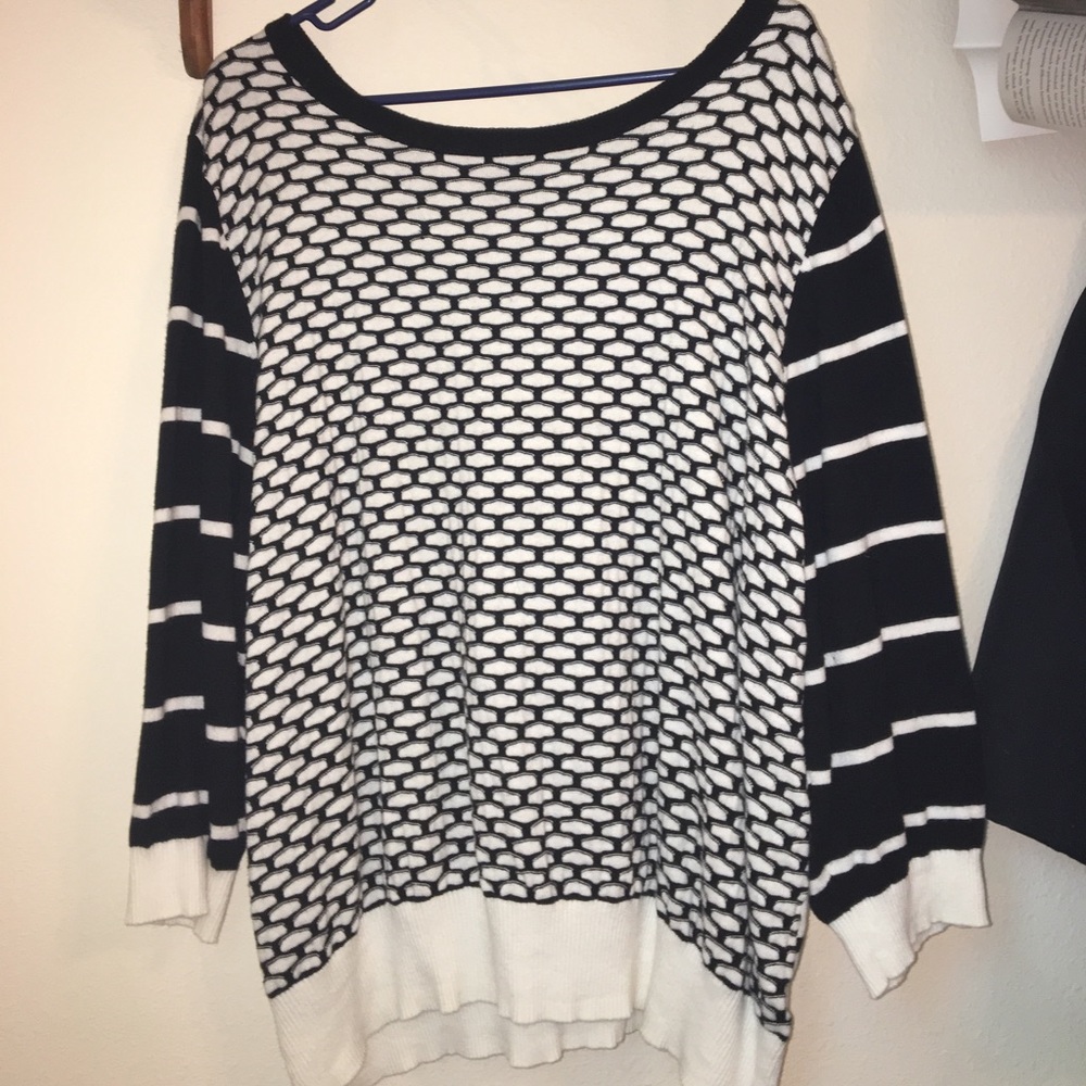 Women's plus size sweater