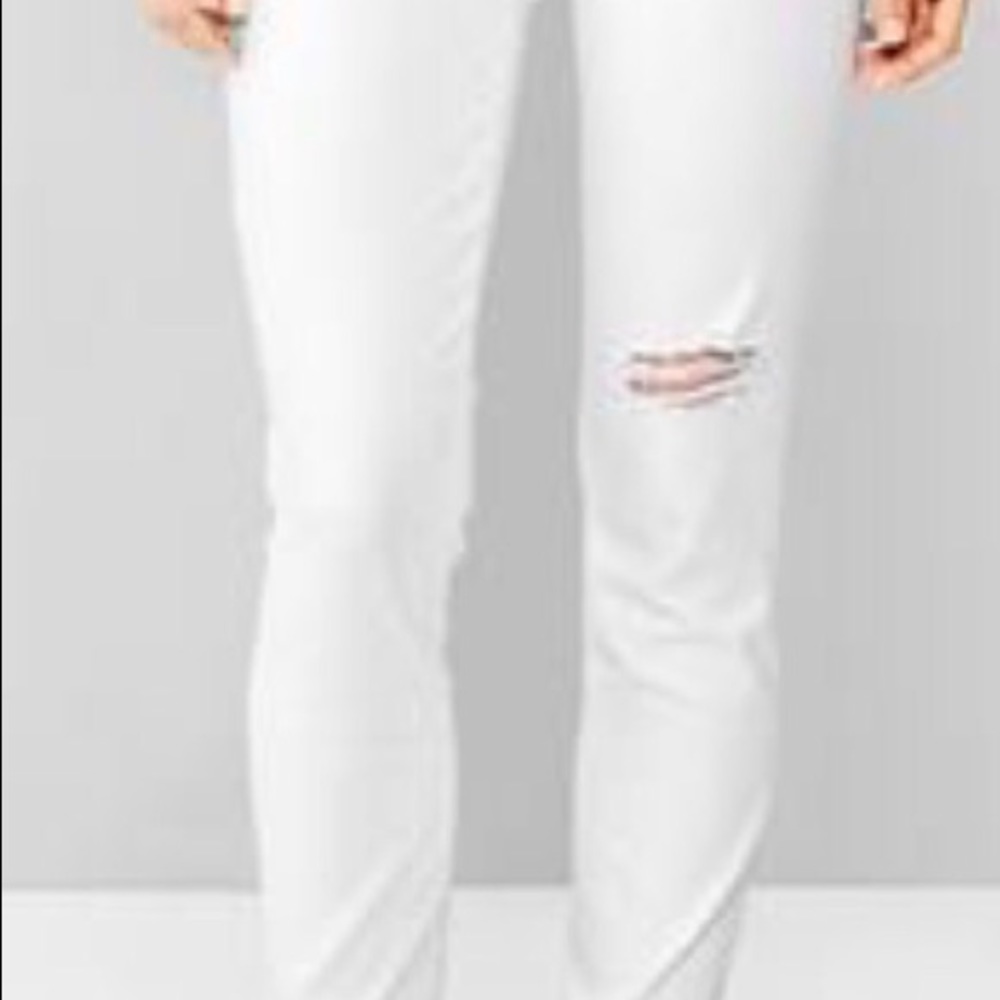 Gap distressed white resolution slim crop jean 26