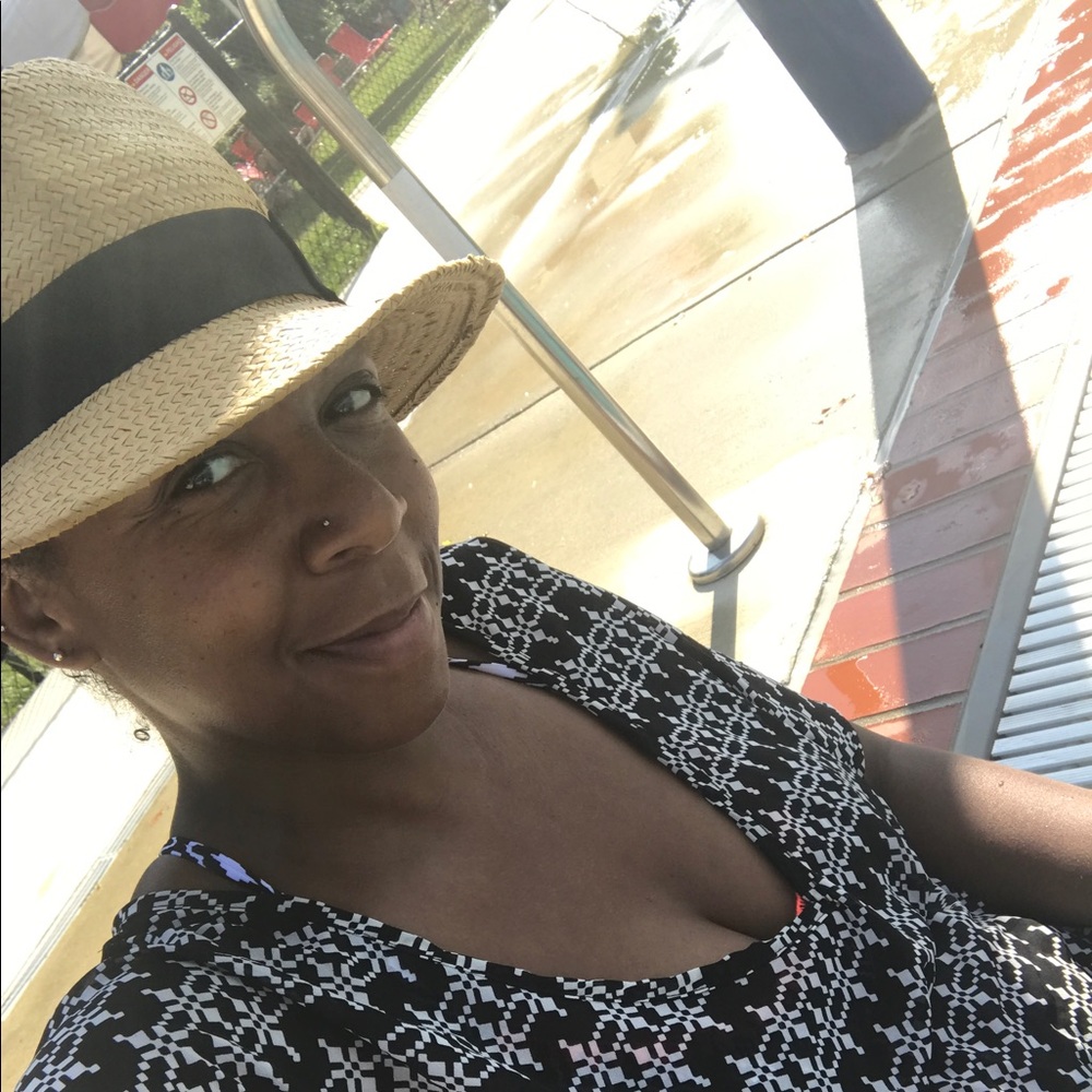 Meet your Posher, Bushra