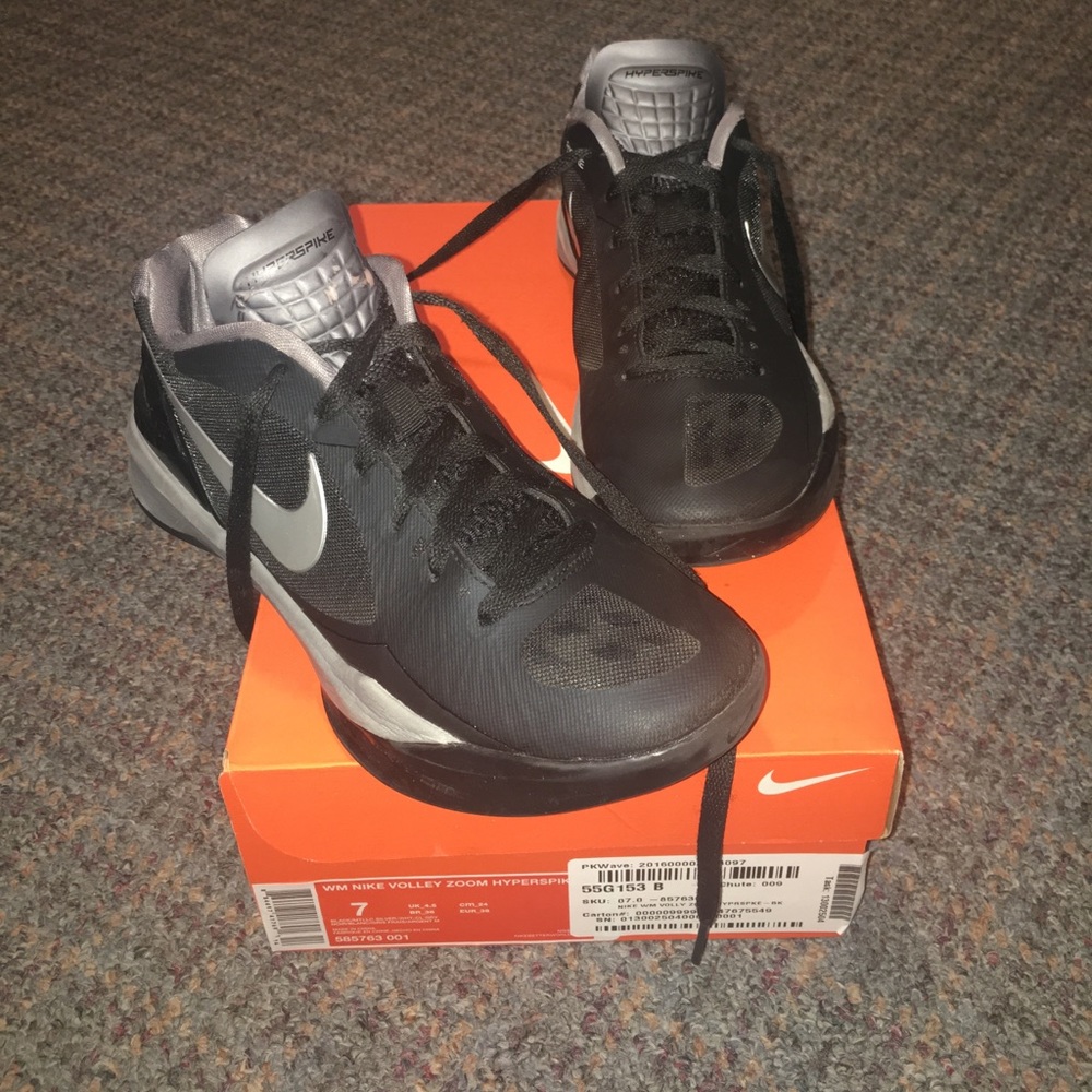 Nike Volley Zoom Hyperspike