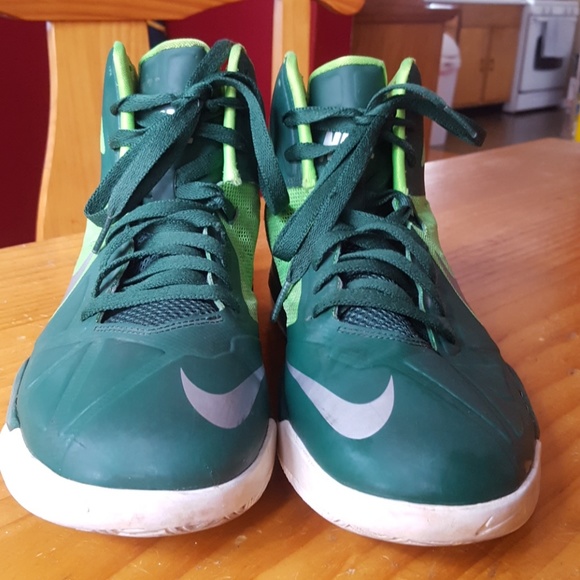 Nike - Picture 2 of 4