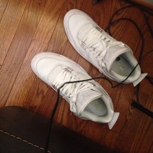 Meet your Posher, Ellis