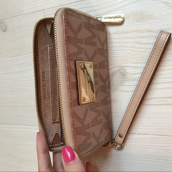 Wristlet - Picture 4 of 4