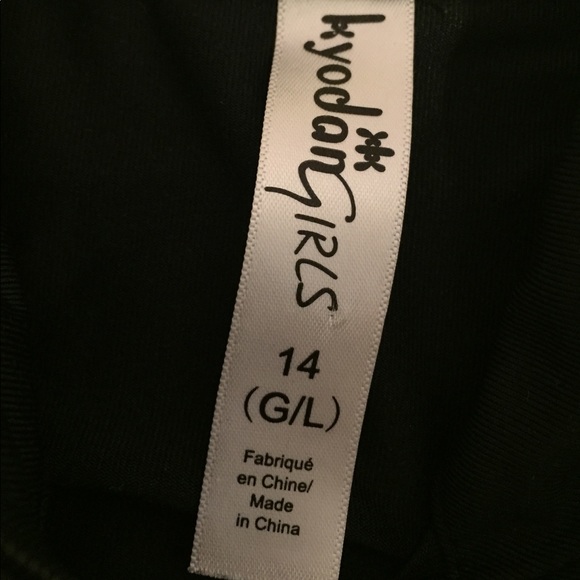 Work out pants/shirt - Picture 3 of 8